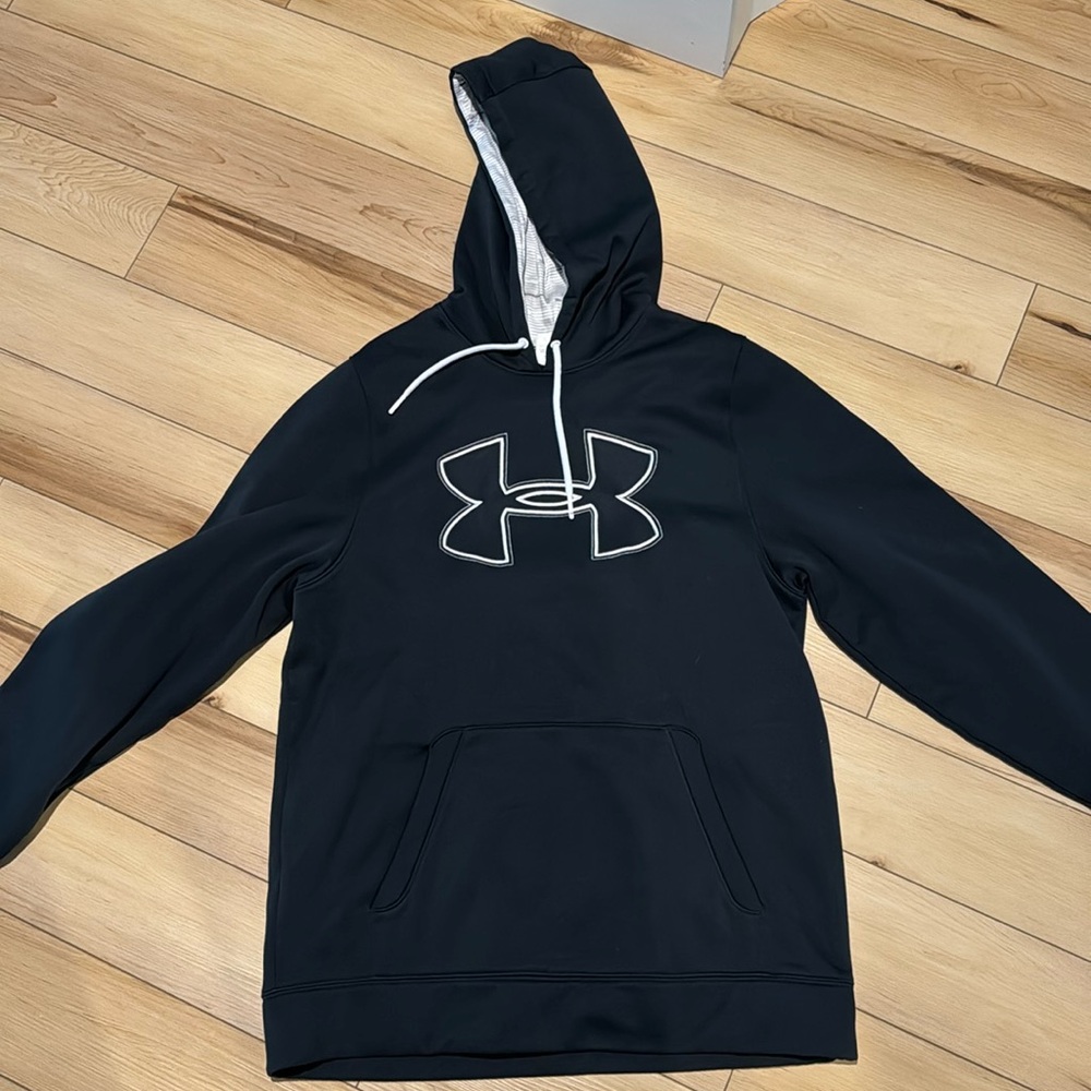 Under Armour Men’s Hoodie size large